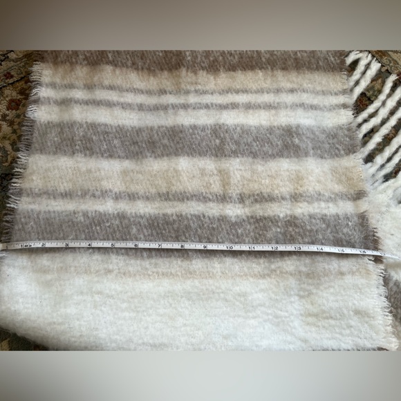 Scarf - Picture 2 of 4